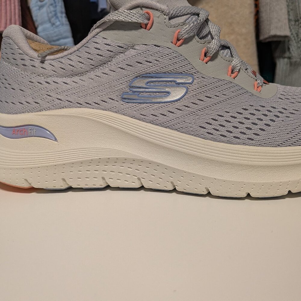 BRAND NEW Skechers Arch Fit 2.0 Big League